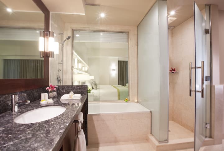 JA Ocean View Hotel, Jumeirah Beach Dubai
