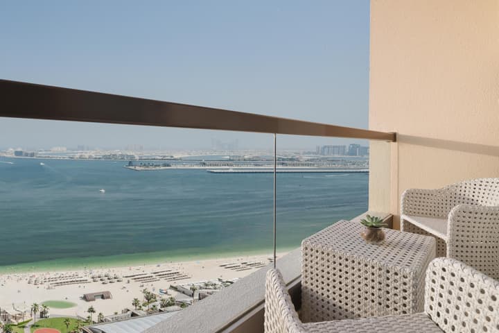 JA Ocean View Hotel, Jumeirah Beach Dubai