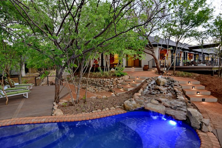 Victoria Falls Safari Lodge