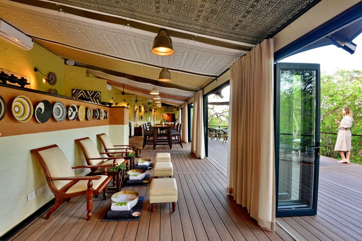 Victoria Falls Safari Lodge