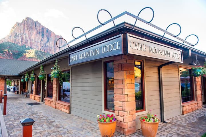 Cable Mountain Lodge
