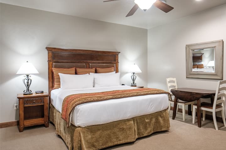 Cable Mountain Lodge