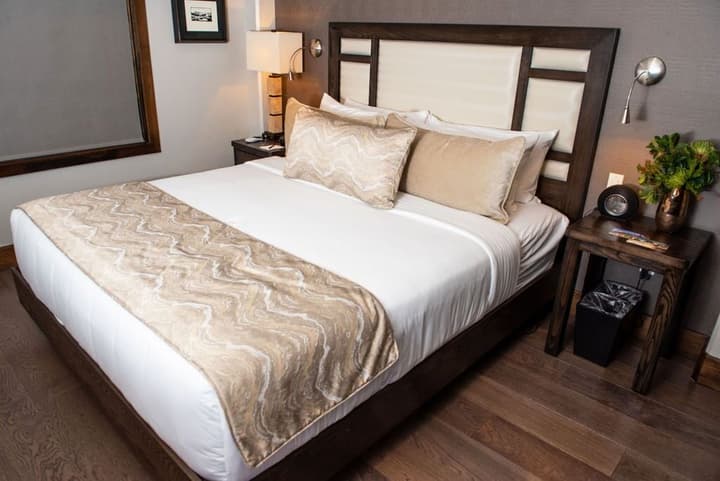 Cable Mountain Lodge