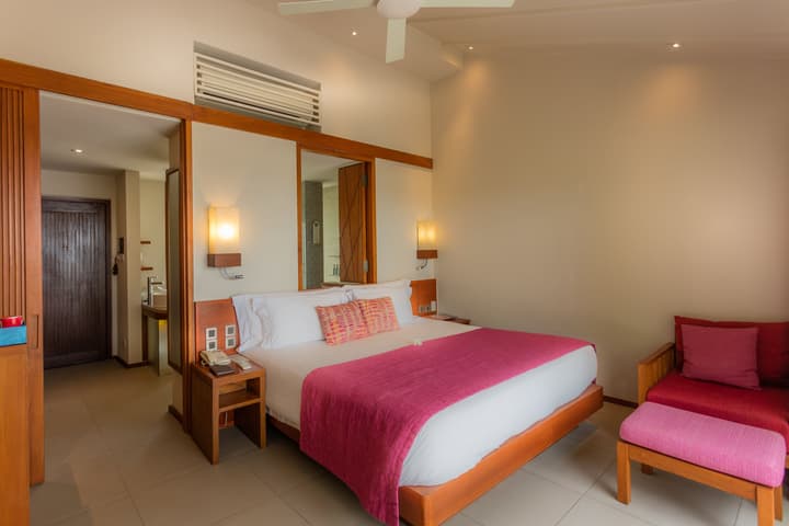 Centara Ras Fushi Resort & Spa Maldives