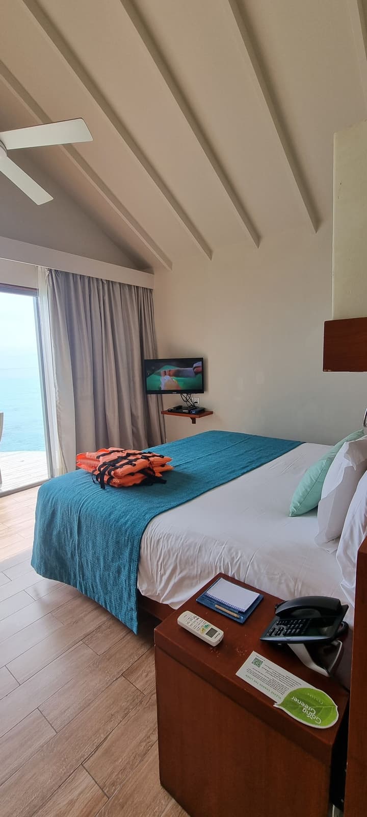 Centara Ras Fushi Resort & Spa Maldives