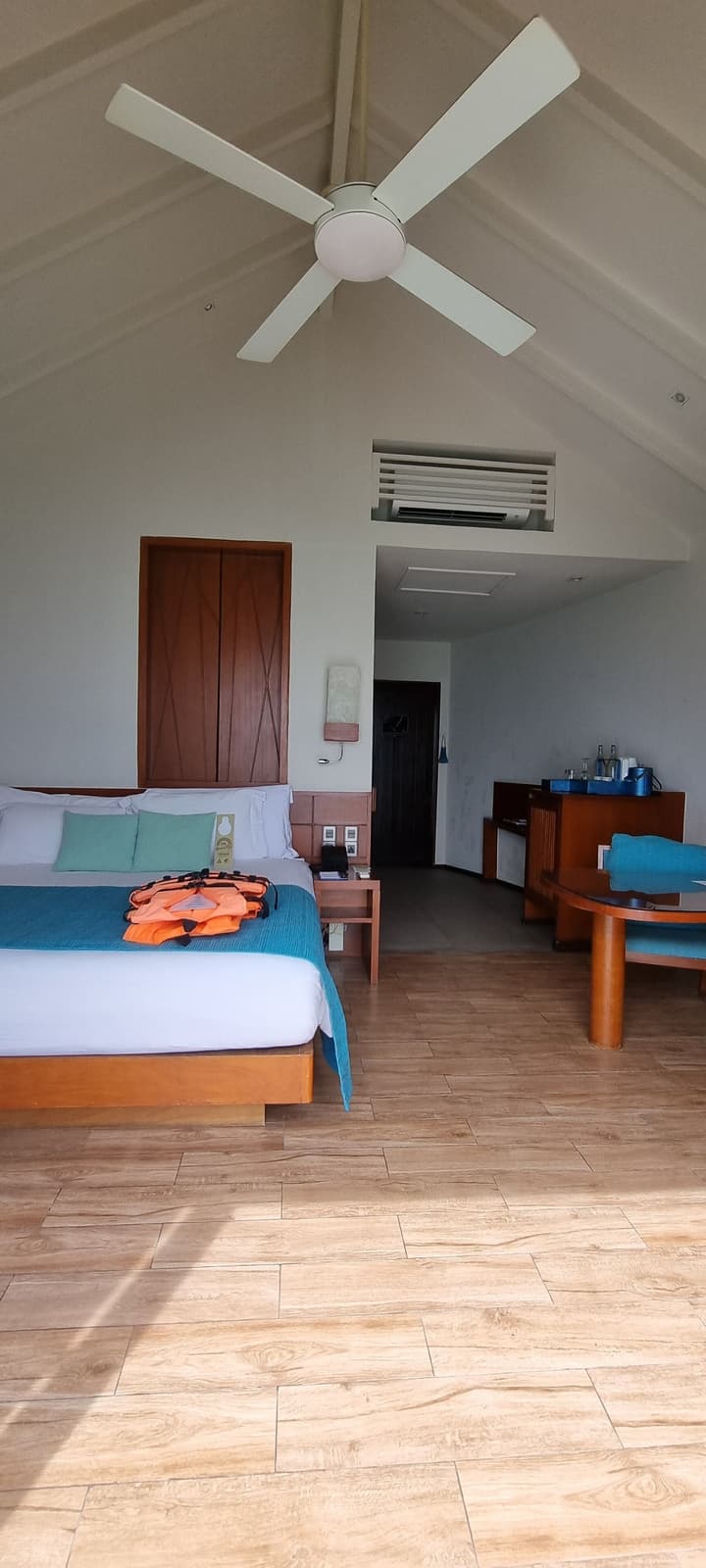 Centara Ras Fushi Resort & Spa Maldives