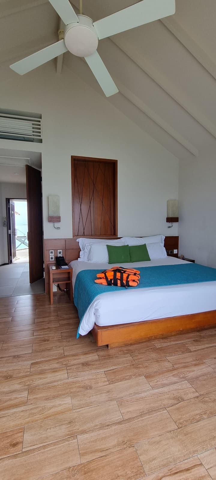 Centara Ras Fushi Resort & Spa Maldives