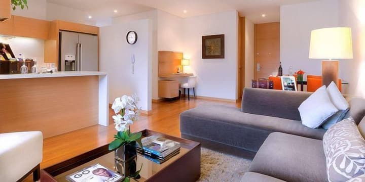 93 Luxury Suites & Residences
