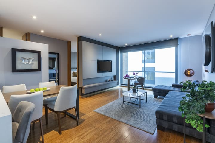 93 Luxury Suites & Residences