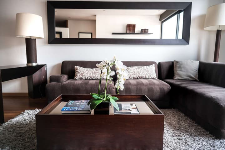 93 Luxury Suites & Residences