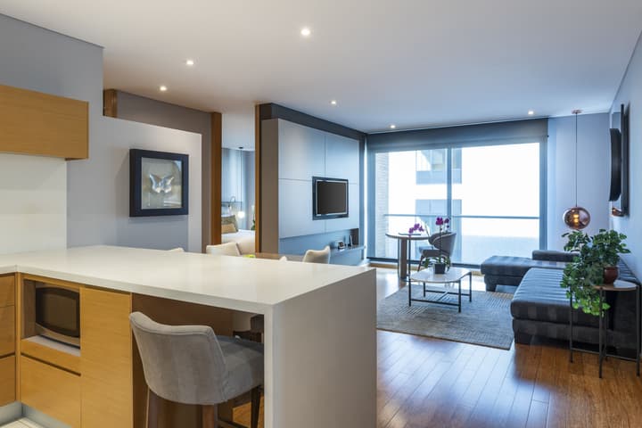 93 Luxury Suites & Residences