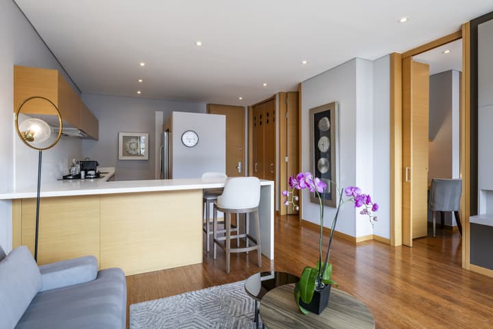93 Luxury Suites & Residences