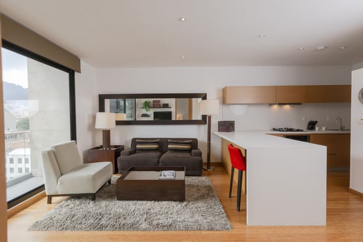93 Luxury Suites & Residences
