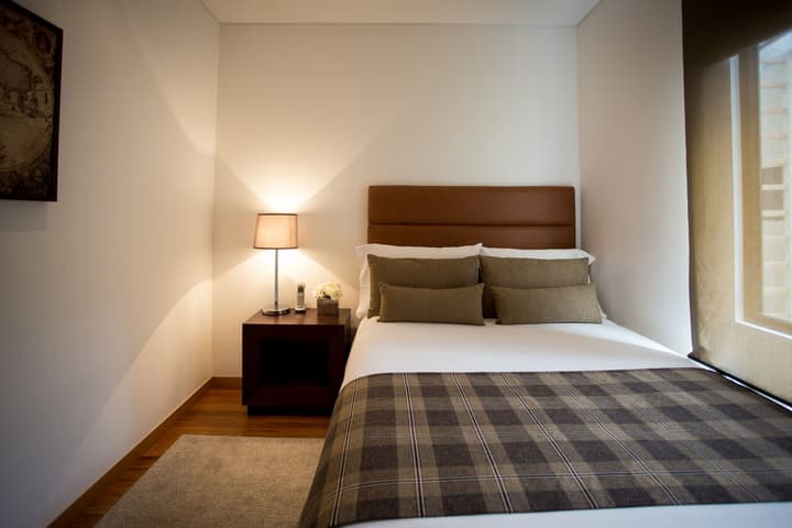 93 Luxury Suites & Residences