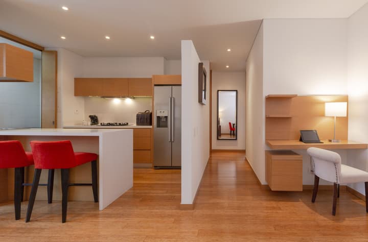 93 Luxury Suites & Residences