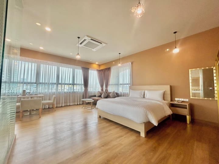 Siri Oriental Bangkok Hotel