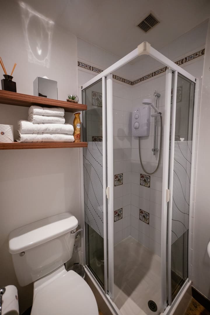 Eriskay Guest House and Aviemore Glamping