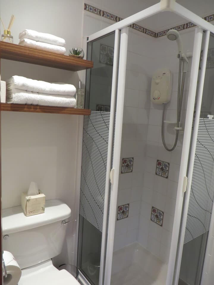 Eriskay Guest House and Aviemore Glamping