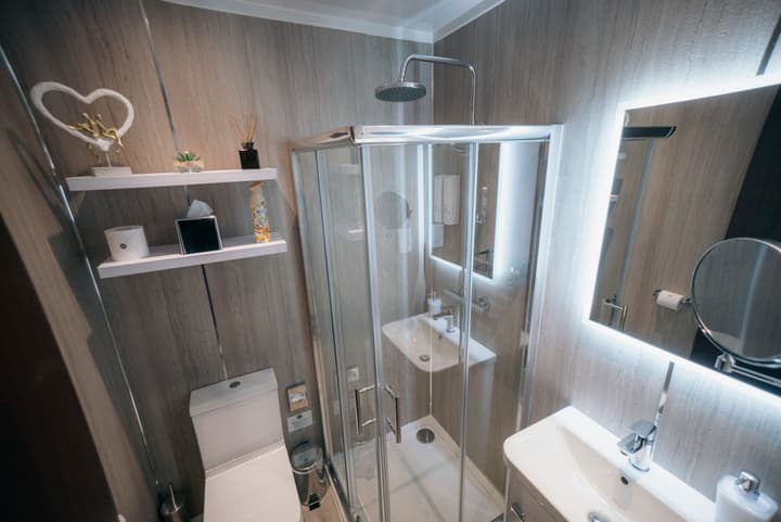Eriskay Guest House and Aviemore Glamping