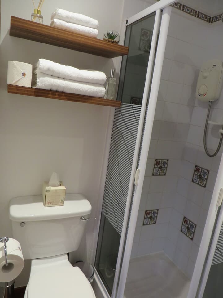 Eriskay Guest House and Aviemore Glamping