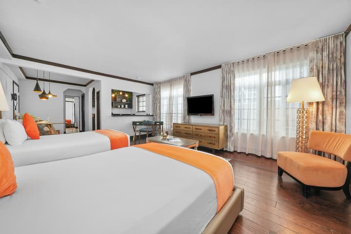 Lincoln Arms Suites