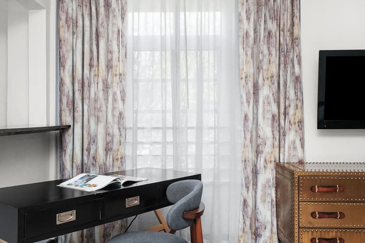 Lincoln Arms Suites