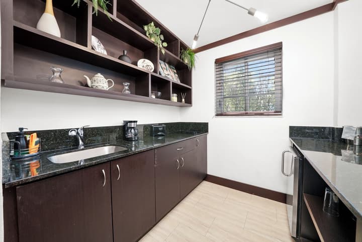 Lincoln Arms Suites