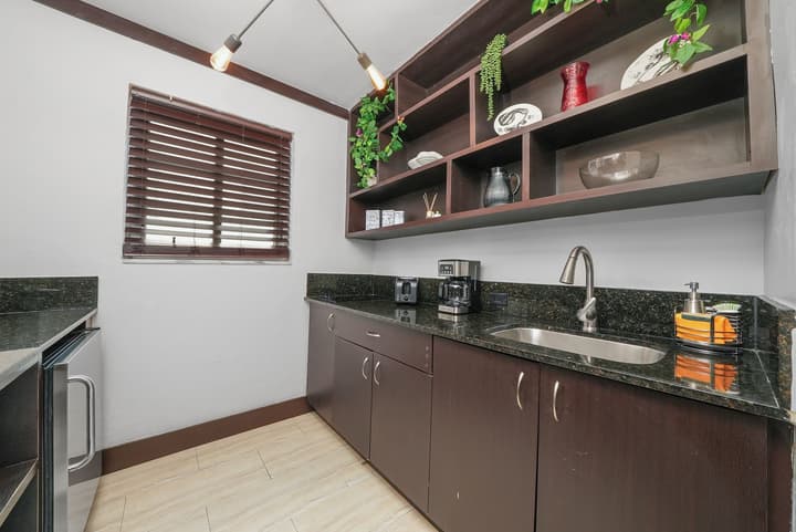 Lincoln Arms Suites