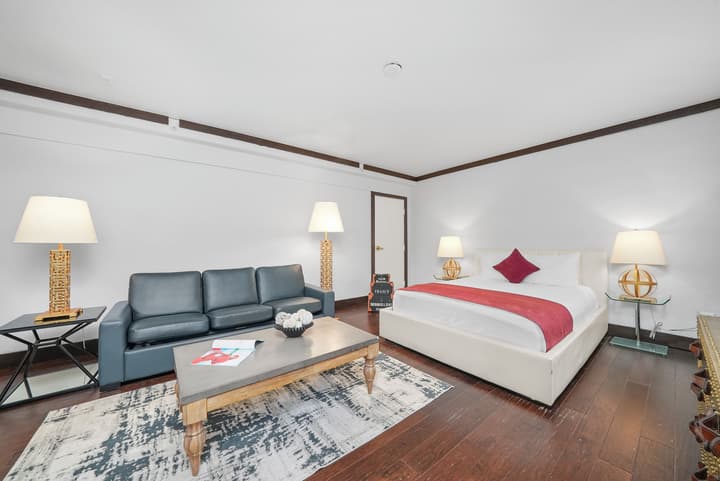 Lincoln Arms Suites
