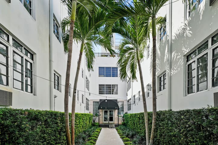 Lincoln Arms Suites