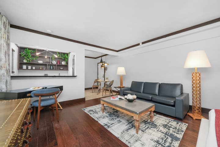 Lincoln Arms Suites