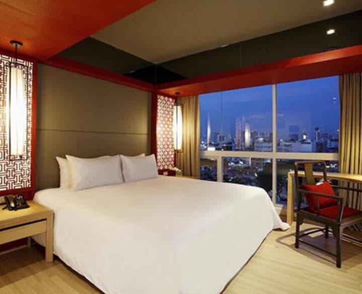 The Quarter Hualamphong by UHG