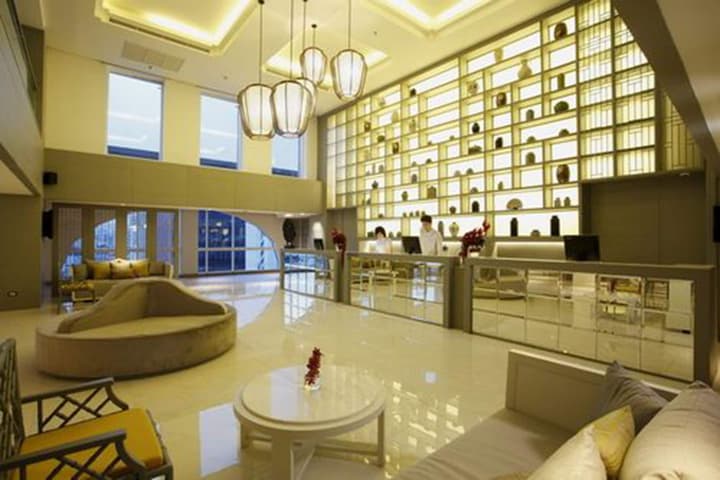 The Quarter Hualamphong by UHG