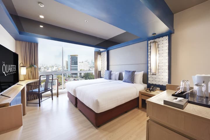 The Quarter Hualamphong by UHG