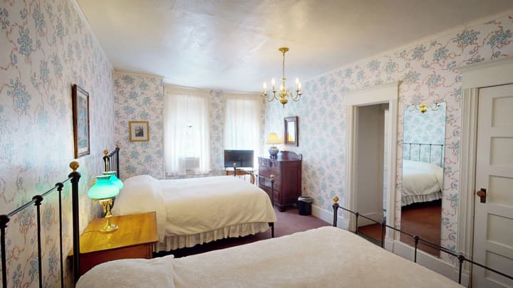 The Red Lion Inn