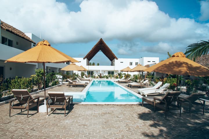 Dhow Inn Boutique Hotel