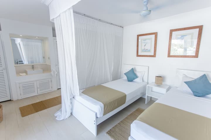 Dhow Inn Boutique Hotel