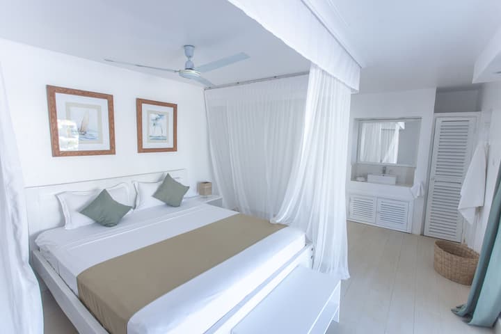 Dhow Inn Boutique Hotel