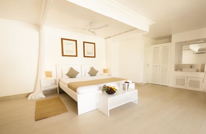 Dhow Inn Boutique Hotel