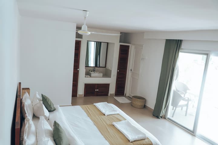 Dhow Inn Boutique Hotel