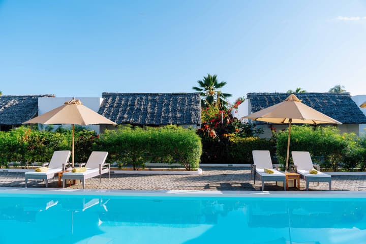 Dhow Inn Boutique Hotel