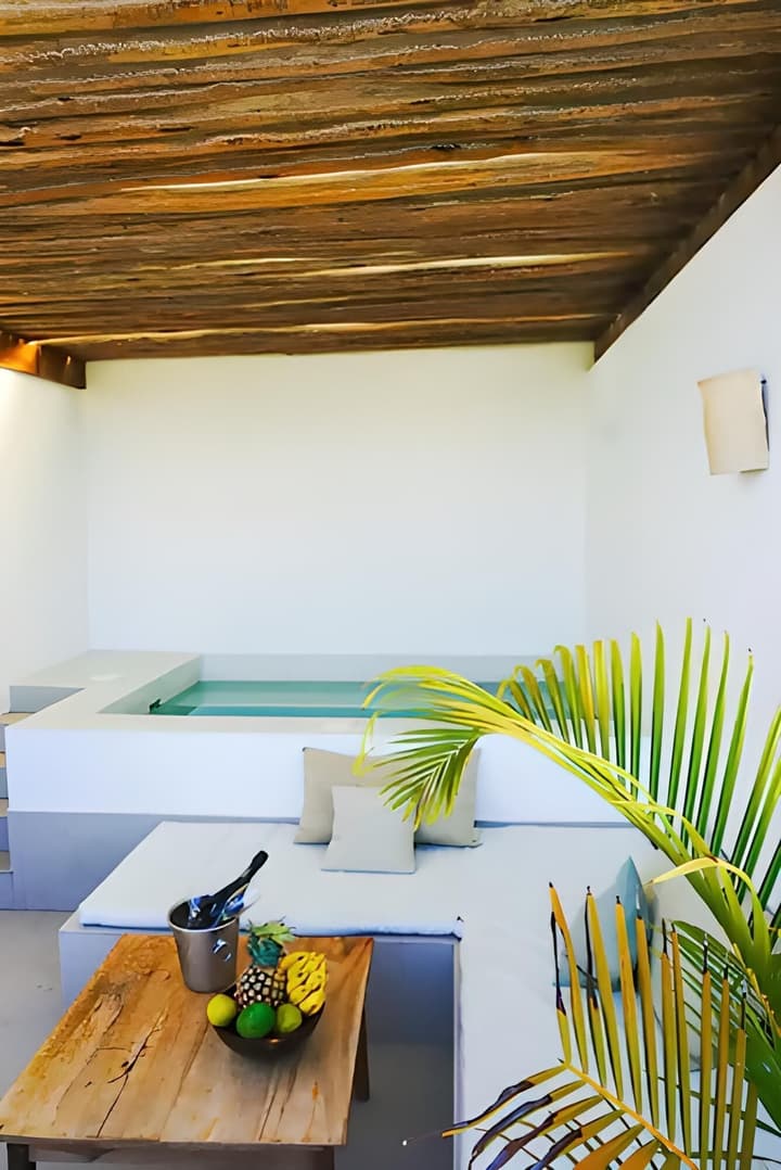 Dhow Inn Boutique Hotel