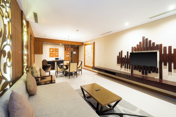 VOUK Hotel & Suites