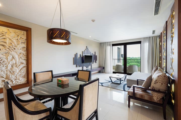 VOUK Hotel & Suites