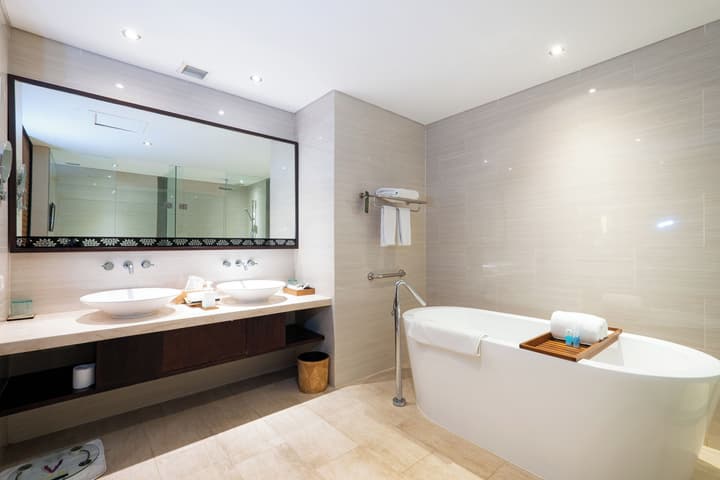 VOUK Hotel & Suites