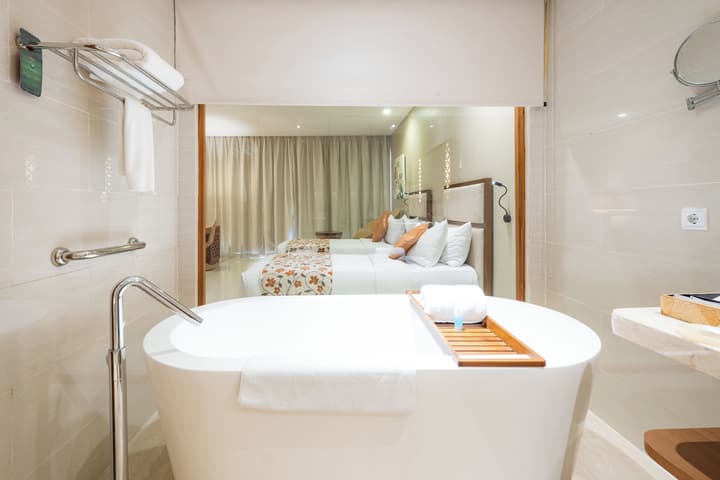 VOUK Hotel & Suites
