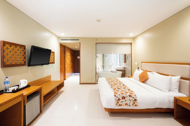 VOUK Hotel & Suites