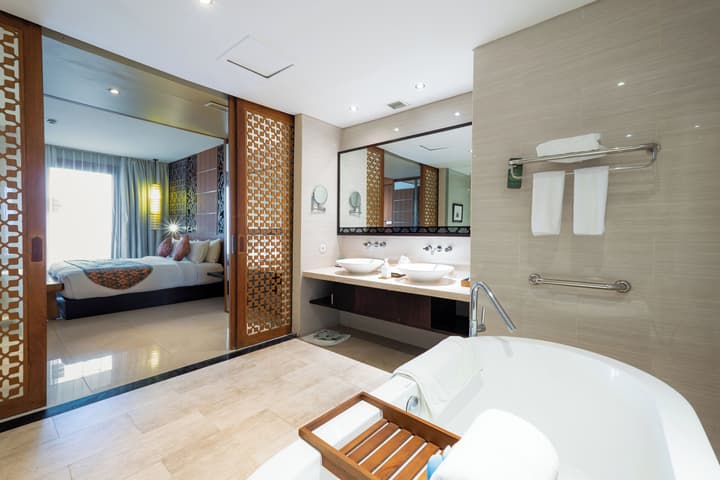 VOUK Hotel & Suites