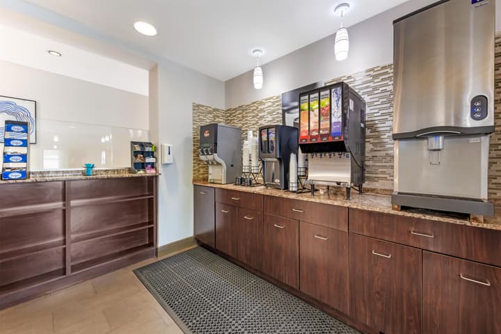 Best Western Plus Miami Airport North Hotel & Suites