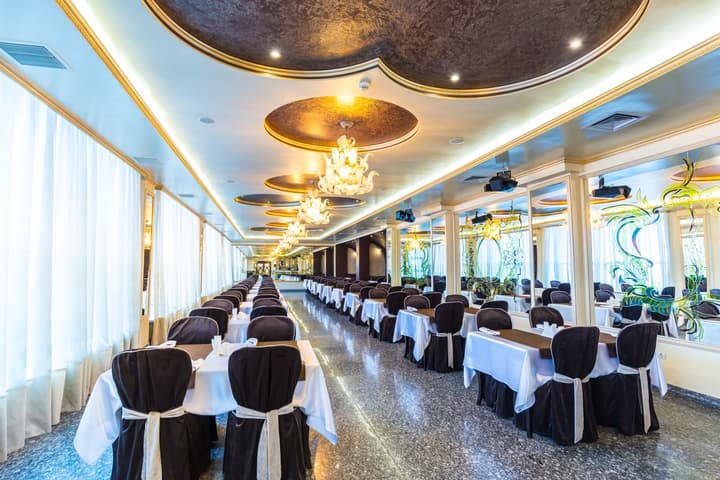 Royal Palace Hotel